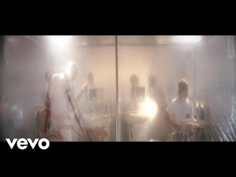 Musikvideo: I DONT KNOW HOW BUT THEY FOUND ME - "Leave Me Alone" lyteCache.php?origThumbUrl=https%3A%2F%2Fi.ytimg.com%2Fvi%2FiwpnuaBoKPU%2F0 