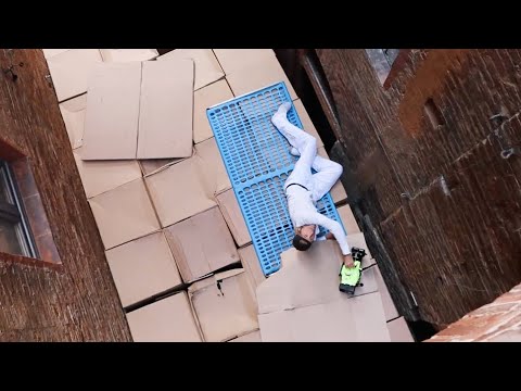Parkour-Stuntmen geben Einblicke in "6 Underground"-Dreh lyteCache.php?origThumbUrl=https%3A%2F%2Fi.ytimg.com%2Fvi%2FoQt_CoTALk0%2Fhqdefault 