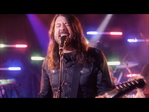 Foo Fighters machen Disco: Dee Gees - "You Should Be Dancing" lyteCache.php?origThumbUrl=https%3A%2F%2Fi.ytimg.com%2Fvi%2Fp4DeaXf1FzE%2Fhqdefault 