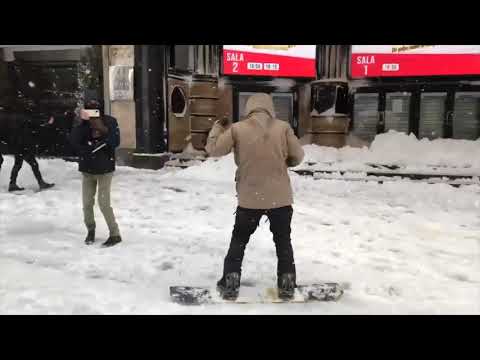 Was in Leute in Spanien mit dem ersten großen Schneefall seit Jahren gemacht haben lyteCache.php?origThumbUrl=https%3A%2F%2Fi.ytimg.com%2Fvi%2Fp_3qMHA0Qlc%2Fhqdefault 