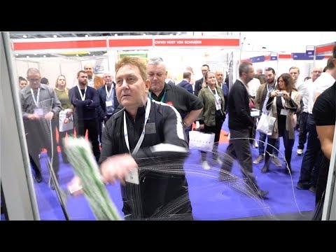 Es gibt eine Weltmeisterschaft im Fensterputzen lyteCache.php?origThumbUrl=https%3A%2F%2Fi.ytimg.com%2Fvi%2FthEeAvt34f8%2F0 