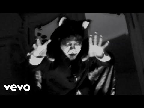 Album-Kurzreviews April 2023: Neues von Fall Out Boy, Enter Shikari, Two Year Vacation & mehr lyteCache.php?origThumbUrl=https%3A%2F%2Fi.ytimg.com%2Fvi%2FxFRQ1tYjoqw%2Fhqdefault 