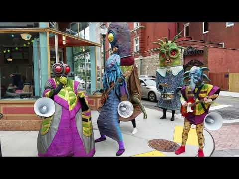 Nur ein paar Straßenmusiker-Aliens lyteCache.php?origThumbUrl=https%3A%2F%2Fi.ytimg.com%2Fvi%2FyWyIbXUT-_A%2F0 