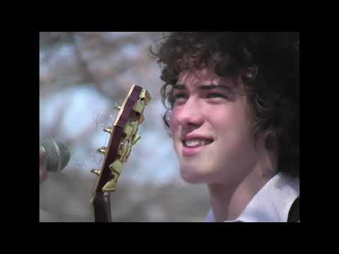 Früher Live-Auftritt: MGMT spielt "Kids" im Jahr 2003 lyteCache.php?origThumbUrl=https%3A%2F%2Fi.ytimg.com%2Fvi%2FzN4C9eNSRrQ%2F0 