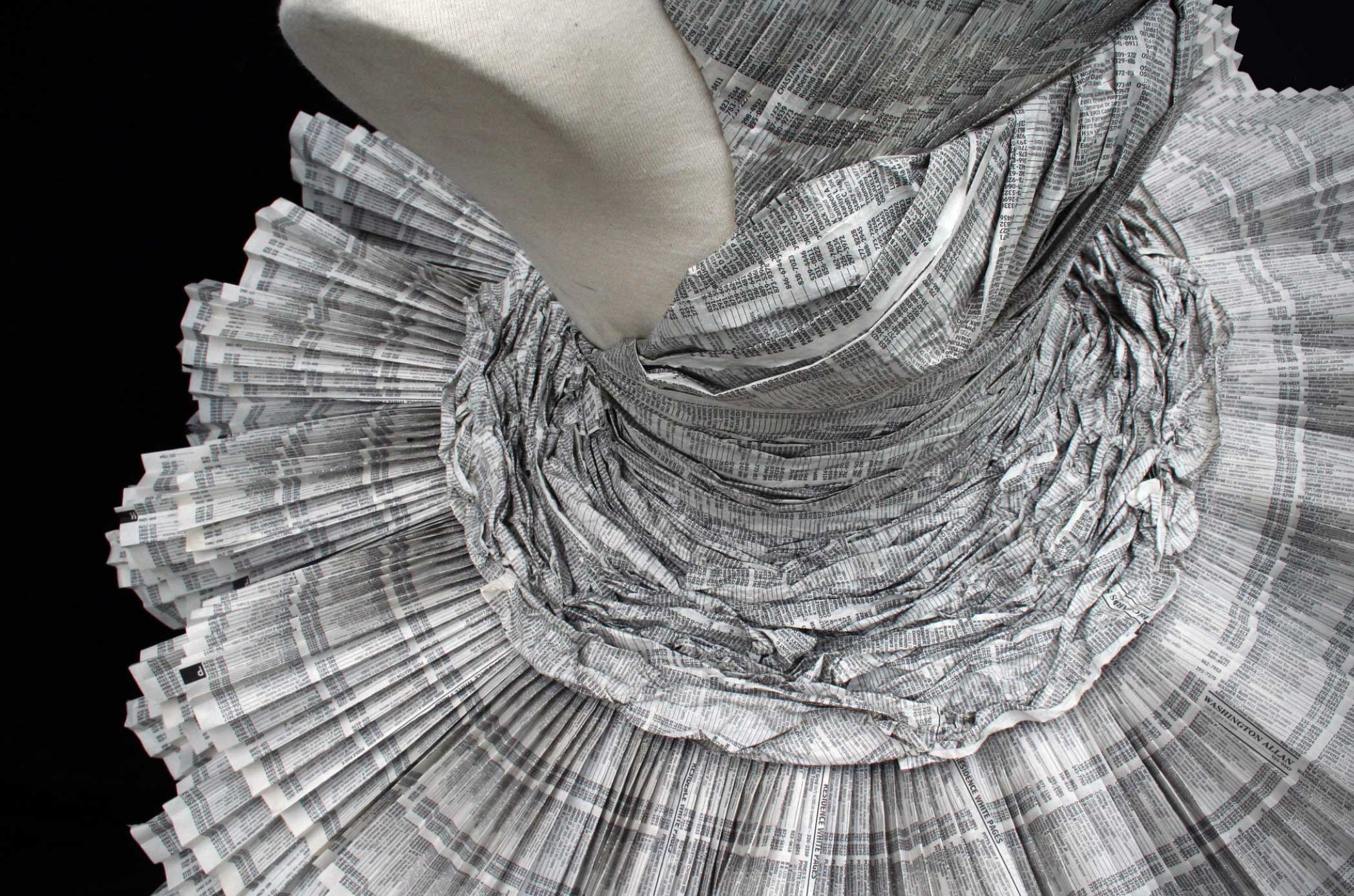 Geniale Papierkunst Jolis-Paons-telefonbuchkleid 