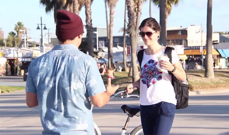 Falsche Komplimente über Oberweiten Compliment_Boobs 