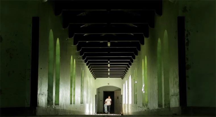 Skateboarding in verlassener Psychiatrie Jenkem 