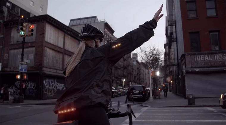 Jacke blinkt für Fahrradfahrer bikelight-jacket 