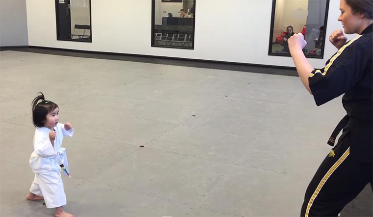 3-Jährige legt Taekwondo-Eid ab three-year-old_Taekwondo 