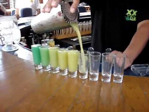Bunter Cocktailzaubertrick