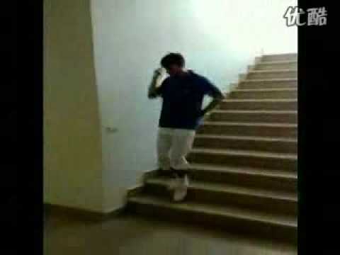 Ich schweb ma kurz in‘ Keller