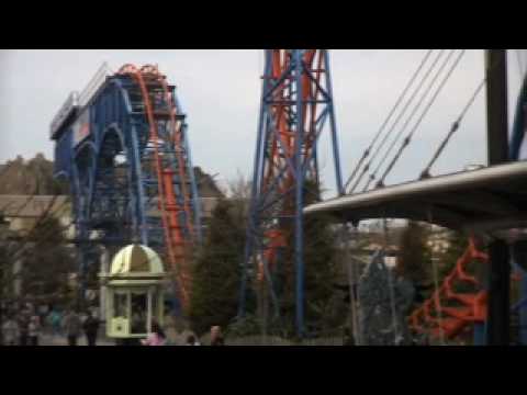 Eis Essen in der Achterbahn