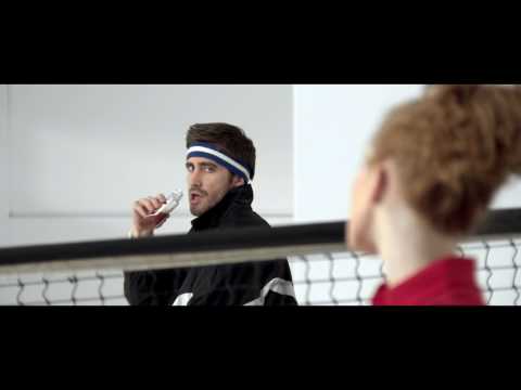 Vampire Weekend – Giving Up The Gun