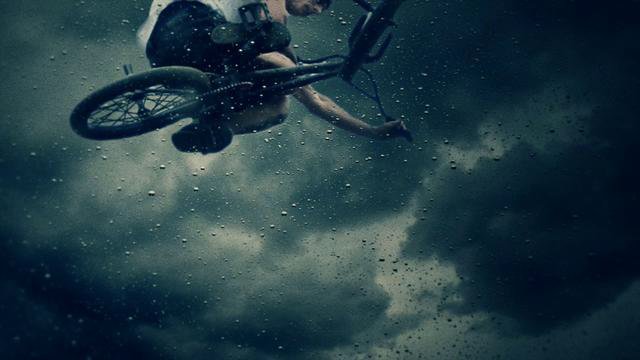 Bikestunts & Raindrops in 2.000 fps