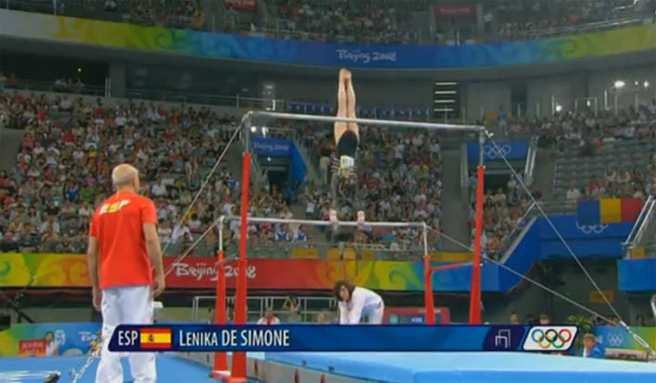 30 kreative Einsprünge in den Stufenbarren