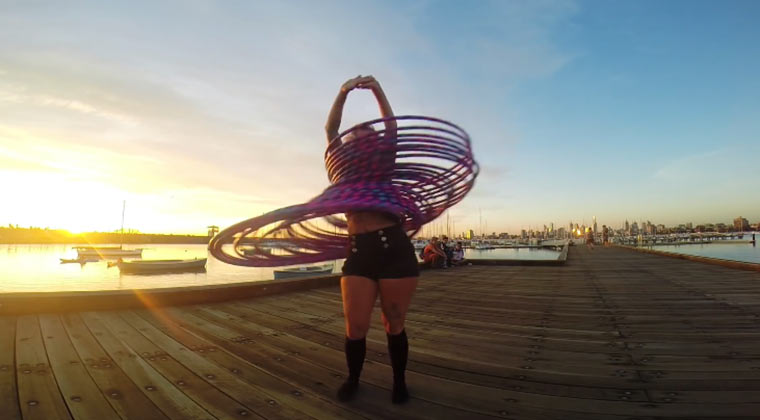 30-fache Hula Hoop-Action