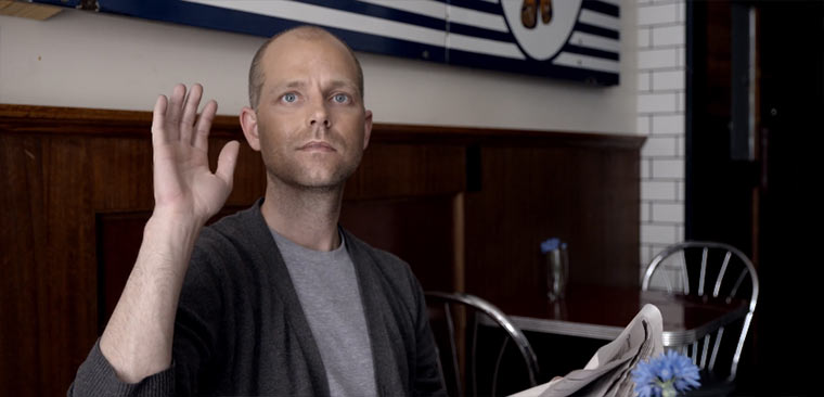 Verwechselt werden und mitspielen