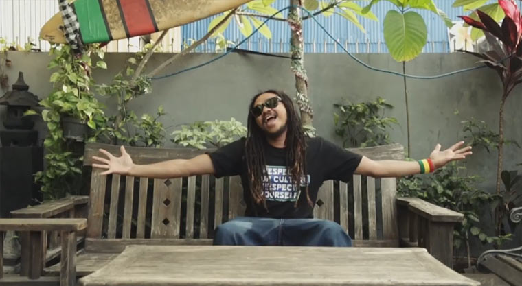 Uwe Kaa ft. Ras Muhamad – Aku Cinta (Indonesia)