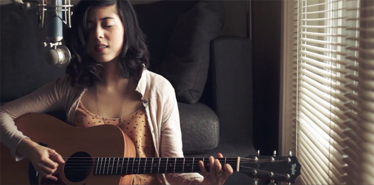 Daniela Andrade – Crazy in Love (Cover)