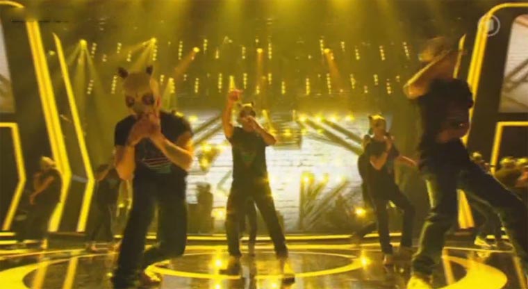 Cro mit dutzenden Doppelgängern beim ECHO 2013