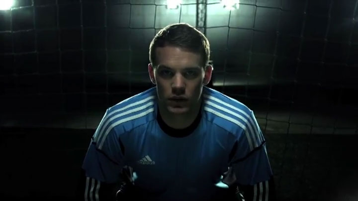 Schieße Elfmeter gegen Manuel Neuer