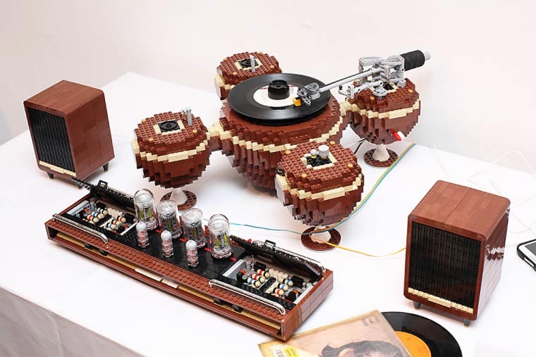 LEGO Turntable