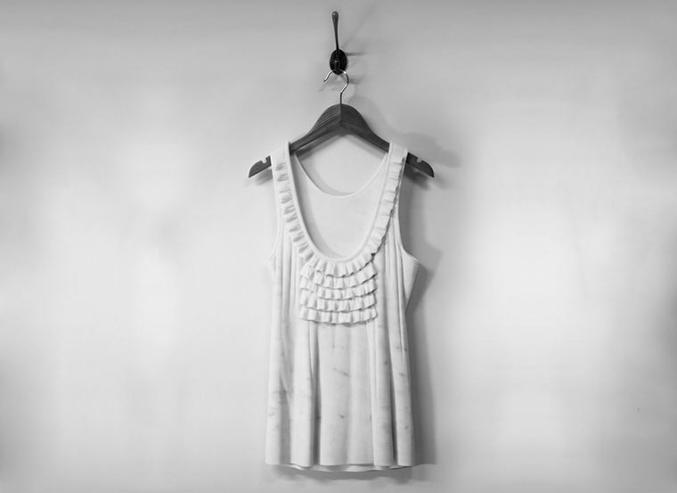 Luftige Marmor-Kleider