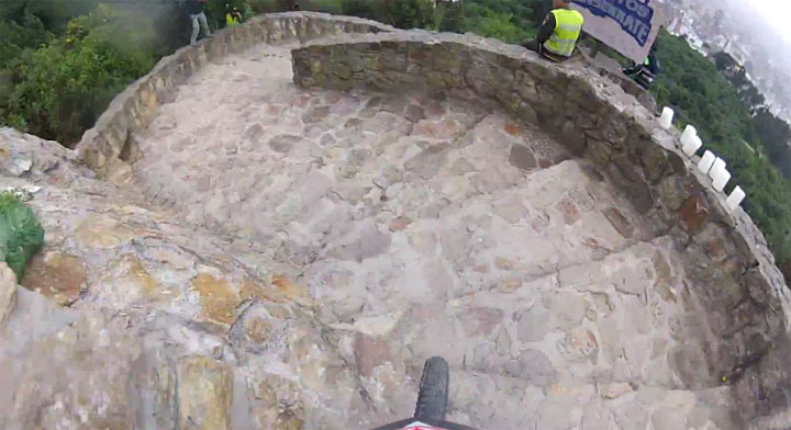 Downhill: 2.000 Höhenmeter in 4 Min.