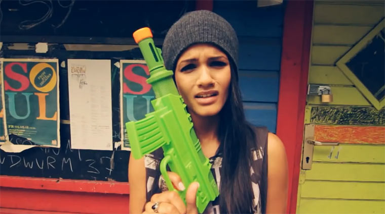 Moop Mama – Liebe / Party der Versager