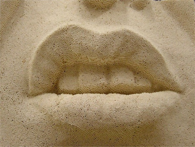 Strohhalm-Skulpturen