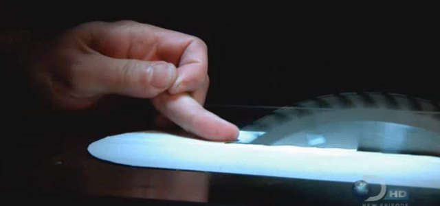 Super-Sensor-Säge stoppt bei Fleischkontakt