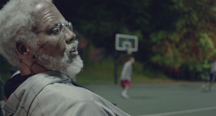 NBA-Star macht als Opa verkleidet alle nass