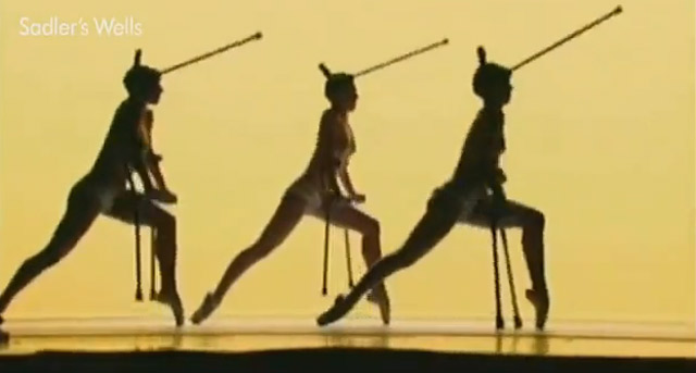 WTF? Wirre Nackt-Tanz-Show [NSFW]