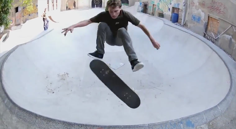Skateboarding: Yoshi Tanenbaum