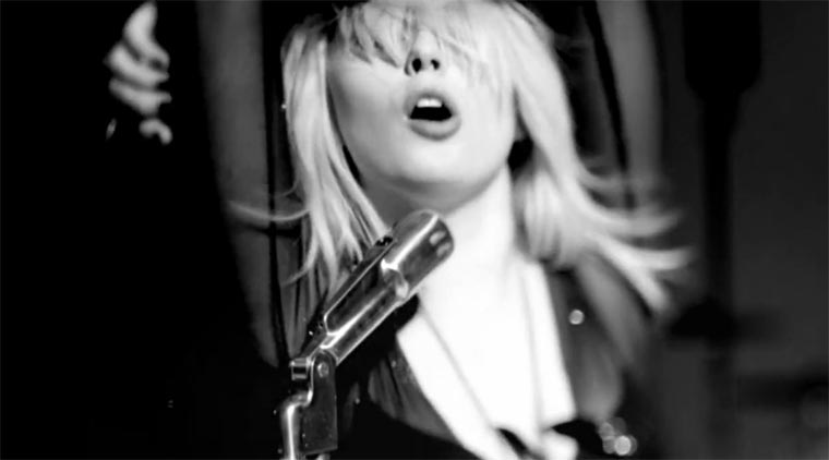 Amanda Jenssen – Dry My Soul