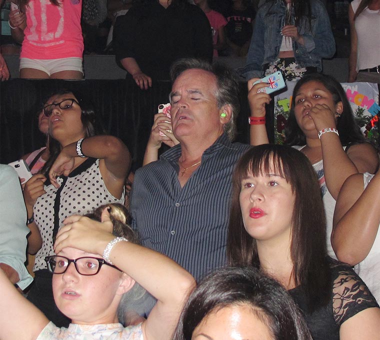 Fotos von Vätern auf One Direction-Konzerten