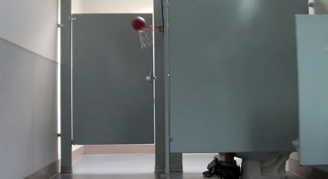 Basketball-Trickshots von David Kalb