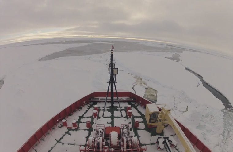 Timelapse: mit dem Eisbrecher durch die Antarktis
