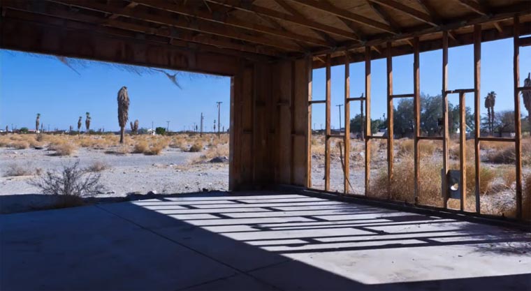 Timelapse-Kunst: Flawed Symmetry of Prediction