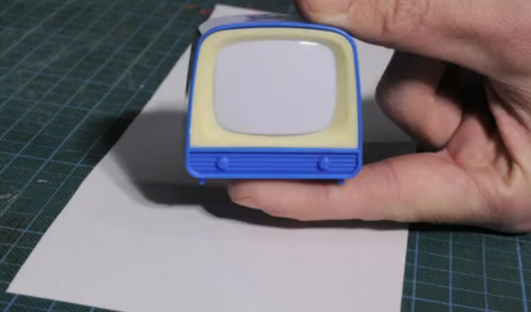 Stopmotion-Making of: Frau Schmitz räumt noch immer auf