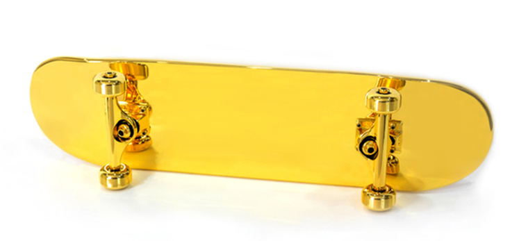Skateboard aus purem Gold