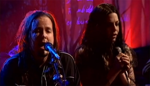 Korn ft. Amy Lee – Freak On A Leash (live & unplugged)