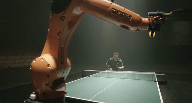 Timo Boll vs. Tischtennis-Roboter