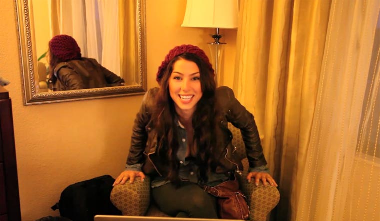 Reaktionen von Lesben, die Lesbenporn sehen