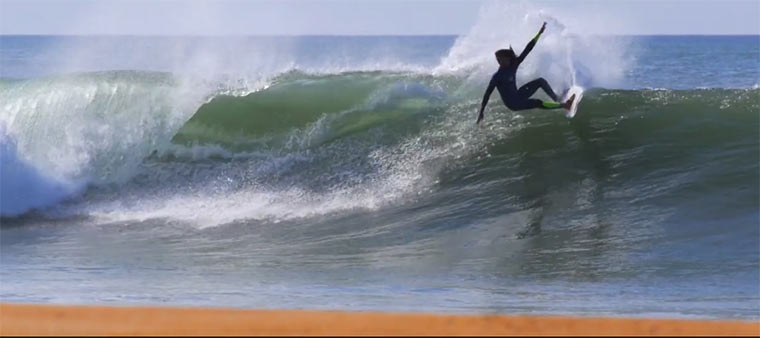 Surfing: Adrien Toyon