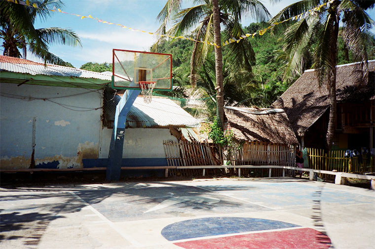 Fotoreihe: verwahrloste Basketballkörbe