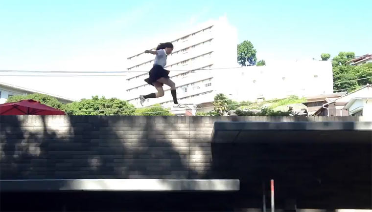 Japanisches Schulmädchen-POV-Parkour