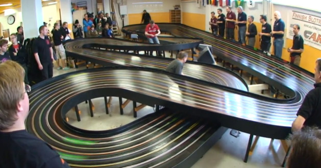 Carrera-Bahn ist für Kinder – Time for Slotracing!