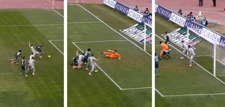 Das vernagelte Fußballtor