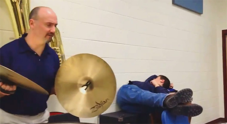 Compilation: fiese Aufweck-Streiche